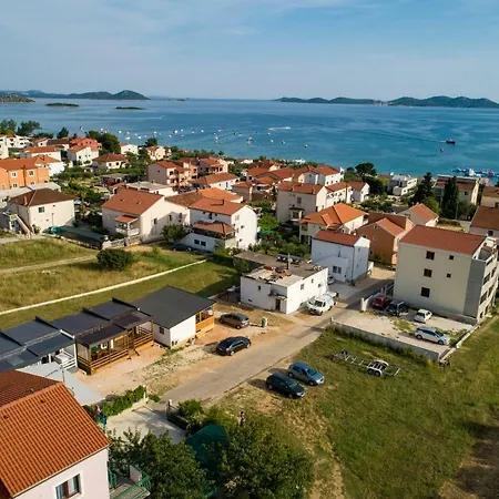 Apartman Kamp Mara Mobile House Ivana