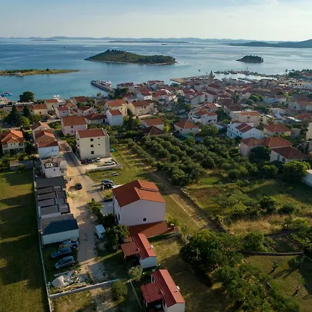 Apartman Kamp Mara Mobile House Ivana Pakostane