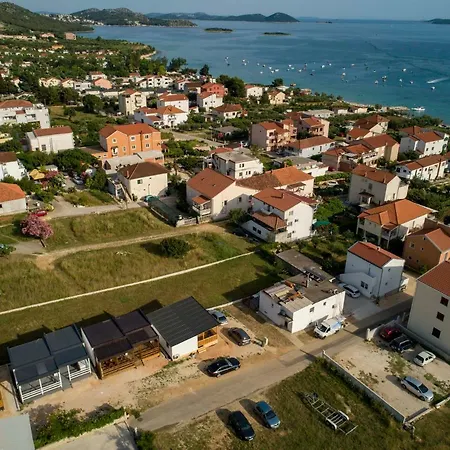 Apartman Kamp Mara Mobile House Ivana *